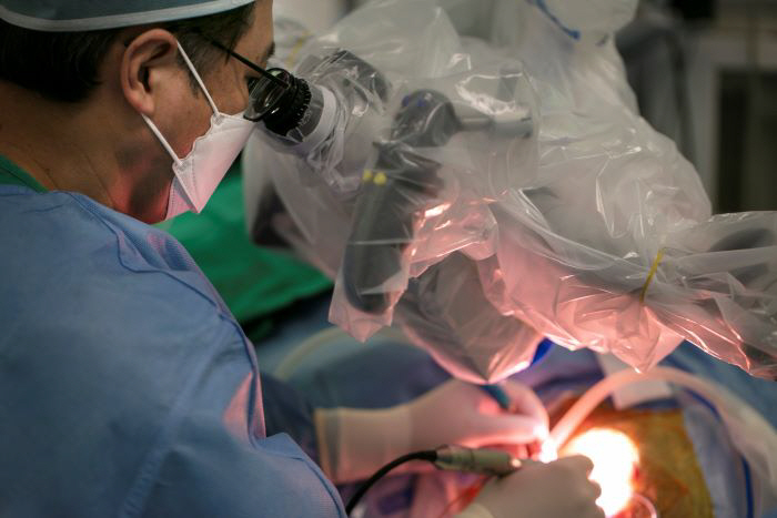 Severance Hospital Achieves 3,000 Hearing Implant Surgery...37 years ago, teachers collected their salaries to buy equipment