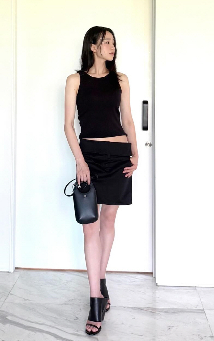 Son Yeon-jae boasts a body line that's as good as a model...Are you sure it's your son's mom?