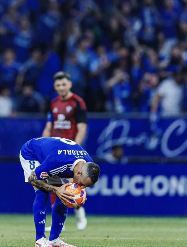 You have to stop playing soccer The crazy narrative of a veteran who almost cut his right foot, overcoming adversity, is promoted to romance in his old team