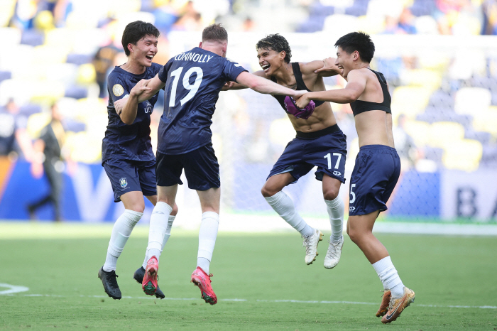 341 shooting, but the result is 11...010 Humiliating Defeat The team finally laughed! Draw with Boca Juniors
