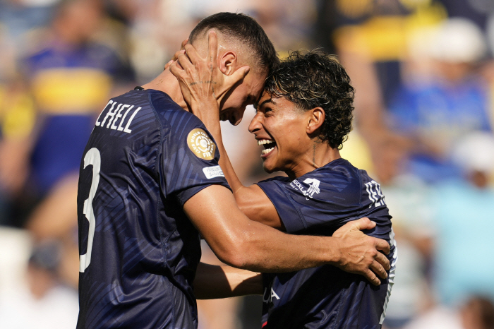 341 shooting, but the result is 11...010 Humiliating Defeat The team finally laughed! Draw with Boca Juniors