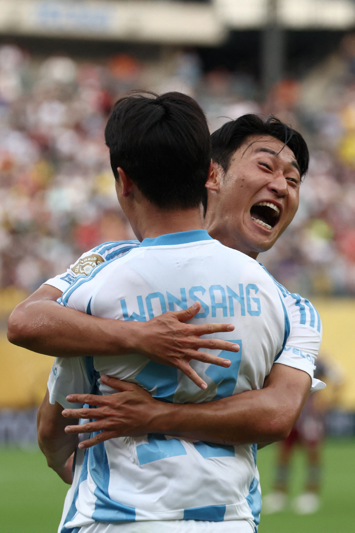  1 goal, 1 assist, maximum harvest for Kewol, Lee Jin-hyun's resurrection mom, the power of her sister...Dortmund, the only goal of victory