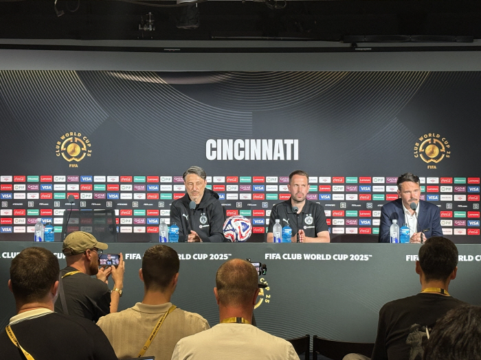  Dortmund Kovac coach Ulsan, difficult opponent → We need to be careful of counterattack...Card → I don't even hide my relaxation
