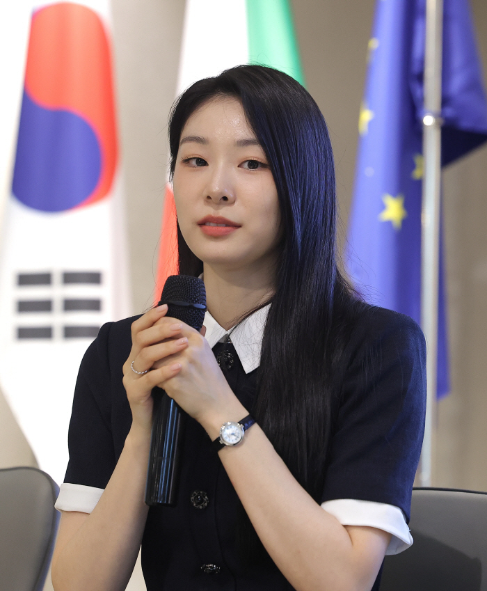 Figure skating queen Kim Yu-na's class of the Olympics makes a surprise appearance at the Milan-Cortina 2026 briefing! The good influence of Sports X athletes on the public
