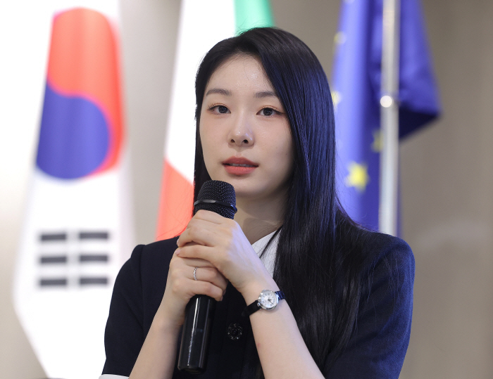 Figure skating queen Kim Yu-na's class of the Olympics makes a surprise appearance at the Milan-Cortina 2026 briefing! The good influence of Sports X athletes on the public