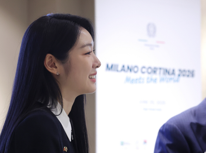 Figure skating queen Kim Yu-na's class of the Olympics makes a surprise appearance at the Milan-Cortina 2026 briefing! The good influence of Sports X athletes on the public
