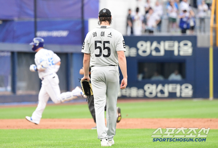 I couldn't get over Lapak. Weiss allowed six hits and five runs (three earned) in three innings. Let's go for 10 wins. a first-time failure 