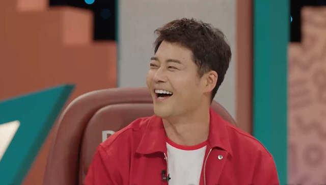 I have a hole in my belly...Baek Ji-young, daughter's mom, sympathizes with Y2K fashion. That's what happened back then