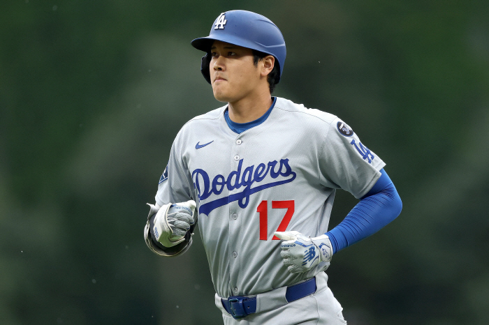 LAD Ohtani Can't Give Up Home Run King, achieves 300 home runs between Japan and the U.S. with his 27th home run of the season