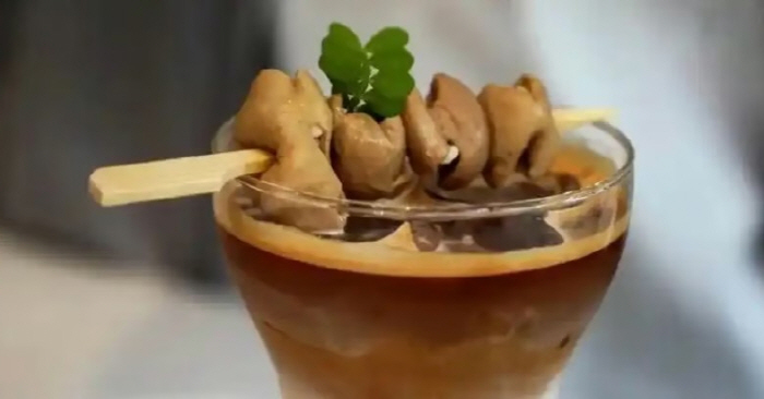 Latte with pork tripe. How does it taste?Salty and sweet