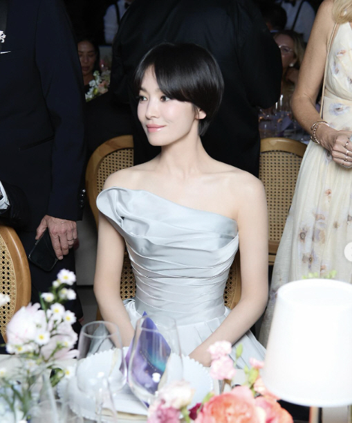 Song Hye-kyo Glows in Spain Ahead of Netflix Drama Comeback