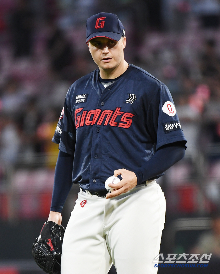 Three strikeouts, three strikeouts, same-sex foreigners face off → humiliation ended! Davison, Davison's tie-breaking solo shot to the middle of the month 