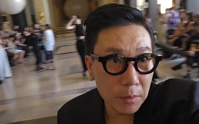 10 years younger ♥ Lee Sang-min, did you go on your honeymoon..I've been doing well overseas