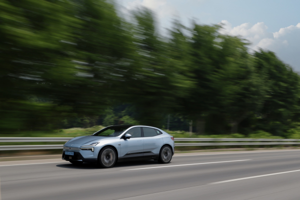2026 Polestar4 price freeze..Napa Option Cut KRW 1 Million, Added Loop Transparency Adjustment Option