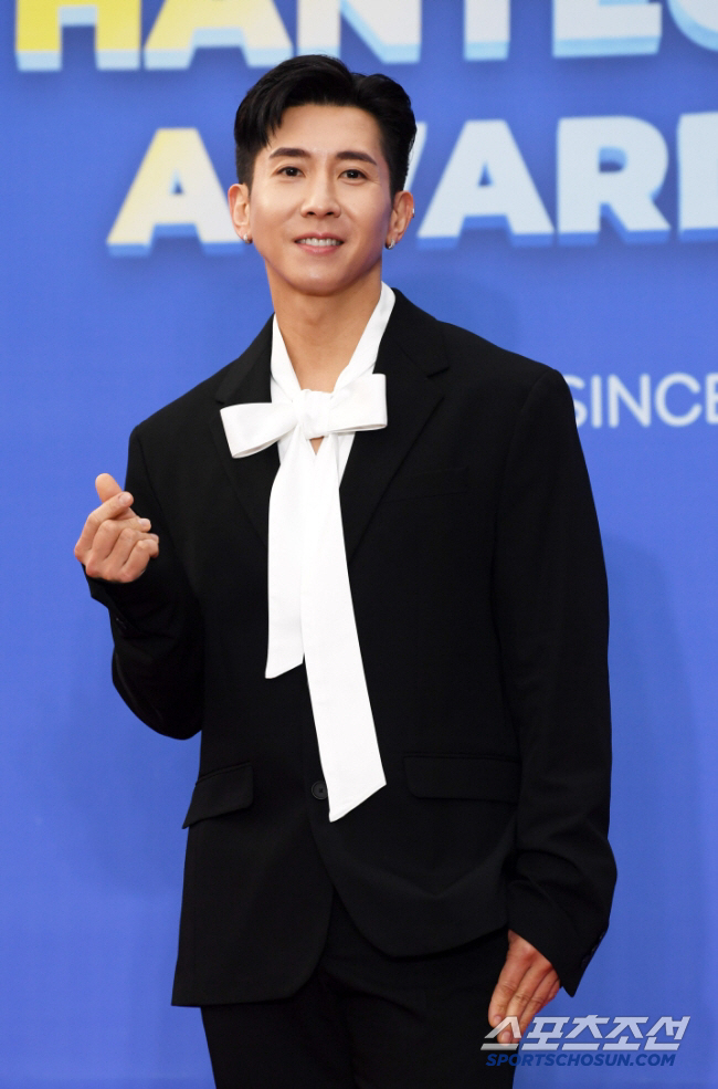 Brian reveals 300 pyeong mansion...I admire the size of the swimming pool and movie theater (exhibition)