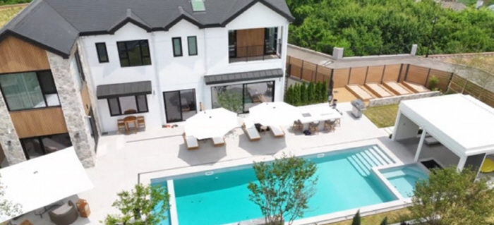 Brian Unveils 300 pyeong House for the First Time...Swimming pool → cinema resort-class size (exhibition)