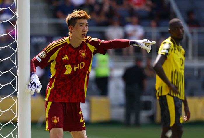  Germany must be mad! Shooting number 283 Cho Hyun-woo again made a good save, and when asked about the secret, he enjoyed the game comfortably. Smile