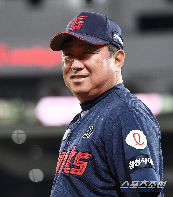 Forget yesterday's mistake! Na Seung-yeop reports his return as a genius hitter, 3 points from behind → 57 days later, the taste of his hands...Lotte and NC are chasing second place.