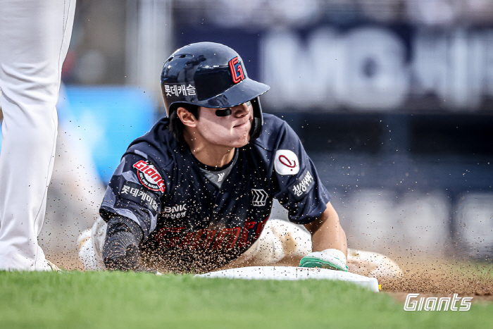 Forget yesterday's mistake! Na Seung-yeop reports his return as a genius hitter, 3 points from behind → 57 days later, the taste of his hands...Lotte and NC are chasing second place.