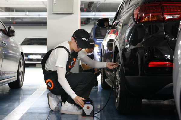 Hankook Tire 'Tire Boy' Inspection Shocked..65% Proper air pressure warning lamp