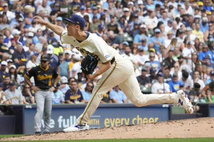 He also beat his fellow skins, Mizerauski's 7th consecutive showdown with 100 miles of starting pitchers in 5 innings, 8K scoreless, and 3 consecutive wins
