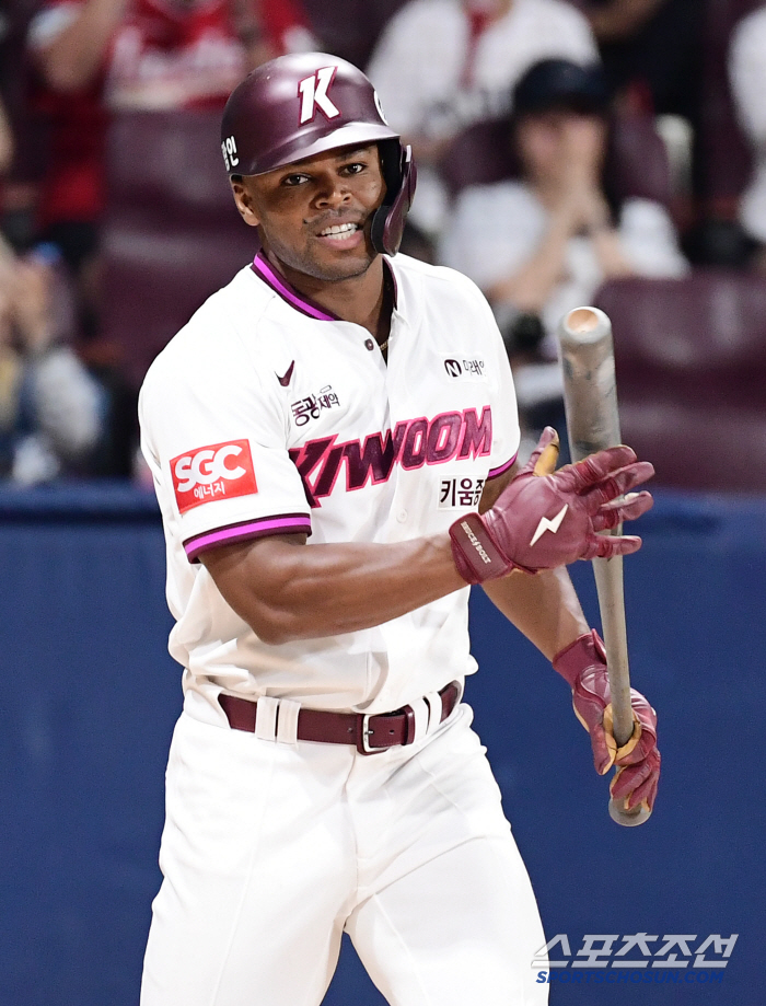 How did you hit 14 home runs in ML with this swing? I can't see any signs of getting it right. It's a sign of failure again