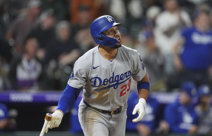 If this happens, Kim Hye-sung is in trouble, but the indirect competitor in last place in the batting average is completely revivedHome run for two consecutive days, quality of batting ↑