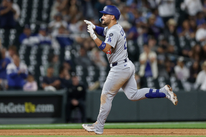 If this happens, Kim Hye-sung is in trouble, but the indirect competitor in last place in the batting average is completely revivedHome run for two consecutive days, quality of batting ↑