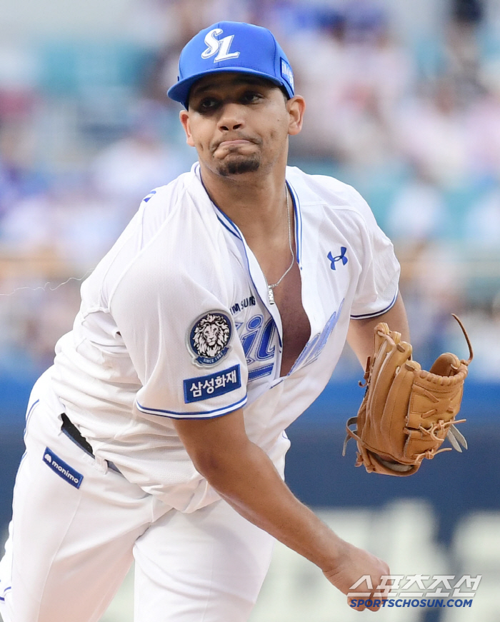 I'm falling in love with the wild man's garabito. The first-place team was eliminated with a 155-kilometer fastball  a changeable double-change ball. With 62 hits, one hit and no run in five innings. I can also see my first win in my debut match