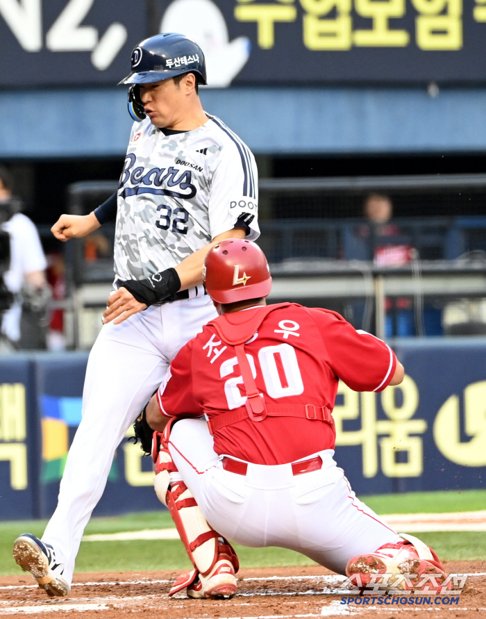 Kim Jae-hwan, who was helped to appeal for pain in the home collision, hopes it's not a big injury (sleeping site)