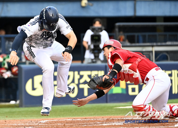 Kim Jae-hwan, who was helped to appeal for pain in the home collision, hopes it's not a big injury (sleeping site)