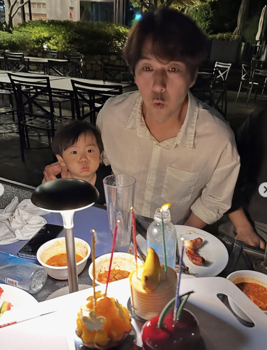 Lee Pil-mo, you lived a good life ♥ Seo Soo-yeon  a big birthday party surrounded by two sons