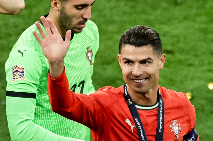 Messi can't do this either, Ronaldo renews his contract with Al Nasr, who plans to sweep 1.2675 trillion won, and announces HERE WEGO soon