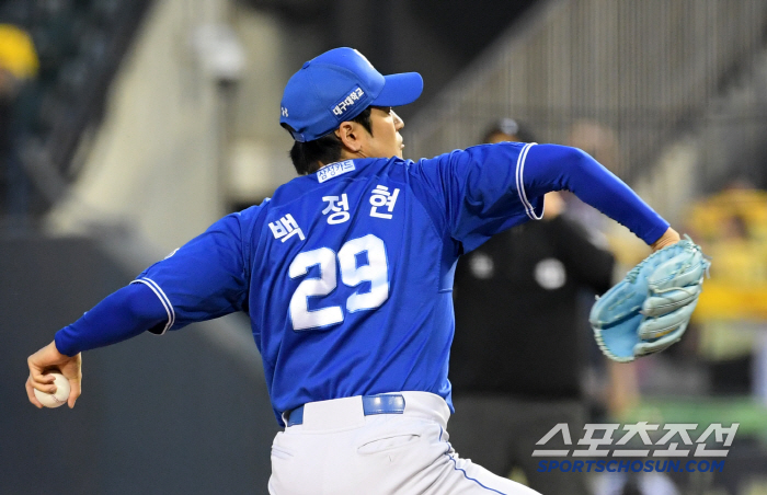 A pause sign before the live. 38-year-old veteran who found his aptitude in the bullpen. It is difficult to return to the team in the first half. Only Park Jin doesn't overdo it.