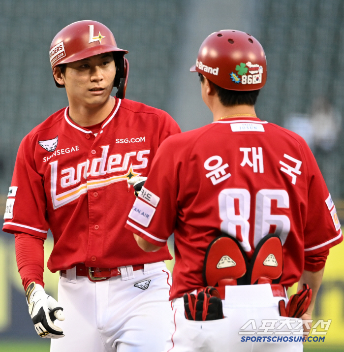  Ahn Sang-hyun tied the game with a superb swing