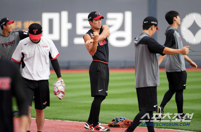  Chun Sung-ho is now trying a new game at LG