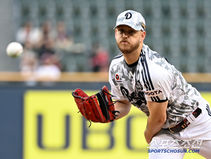  Doosan starter Colerbin's hard throw