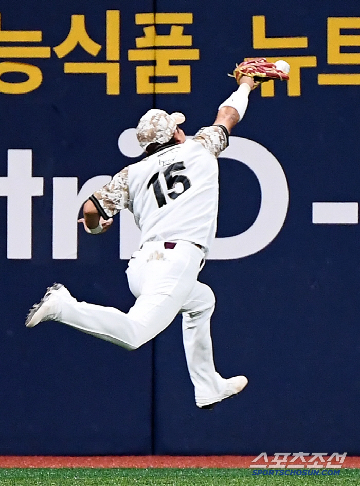  Lee Yong-gyu, Kim Ho-ryeong's ball that he missed