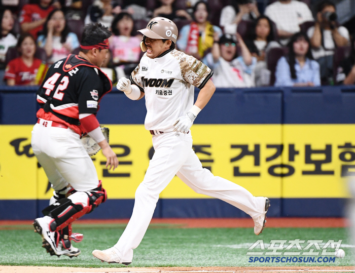  Lee Yong-gyu scores in exchange for pain