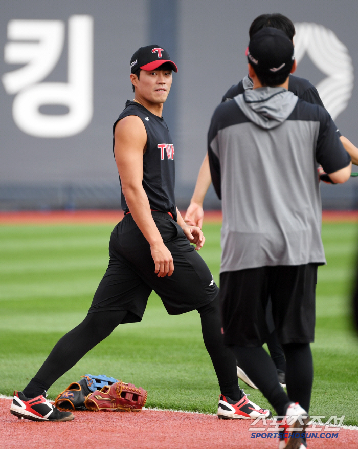  LG's first training since the trade of Chun Sung-ho
