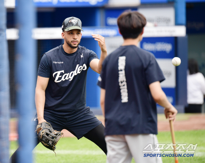  Liberato forgot about yesterday's defense error