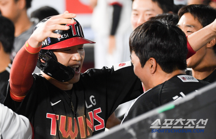  Park Hae Min, Chun Sung Ho, a hot hug
