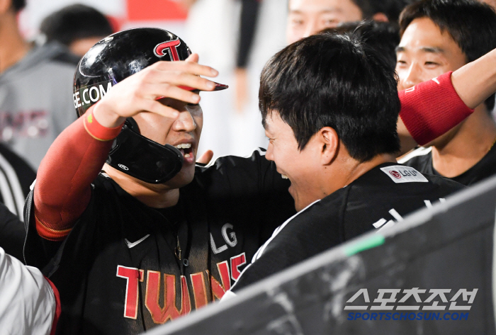  Park Hae Min, Chun Sung Ho, a hot hug
