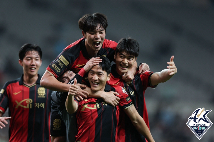 The reason why Seoul legend Ki Sung-yueng announced his transfer to Pohang is because I love FC Seoul, but I wanted to play more as a player