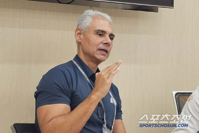 There are a lot of games in the V League.  In his second year, he is preparing for the first win scenario of Afonso's individual skills and physical strength 