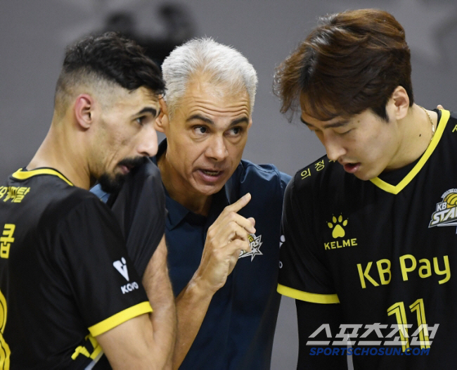 There are a lot of games in the V League.  In his second year, he is preparing for the first win scenario of Afonso's individual skills and physical strength 
