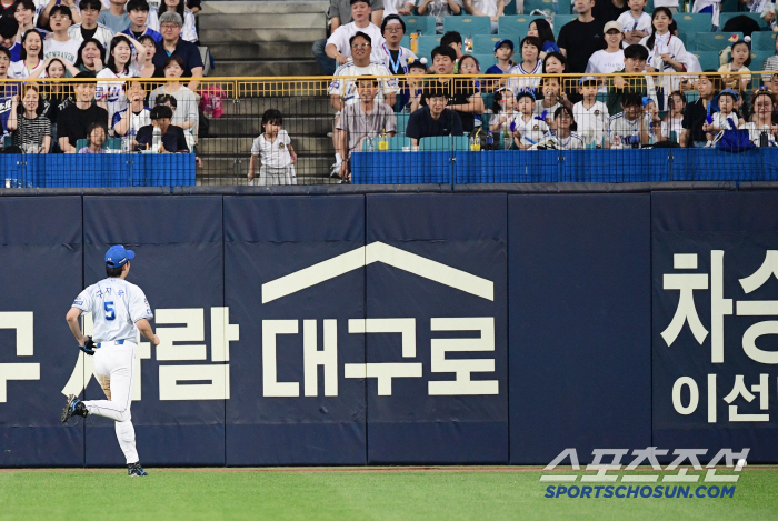 Throwing the ball even to the painful fence of 12 billion veterans. Hanwha, which lost to Garabito, came from behind to win against Samsung. Moon Dong Joo 6 wins Kim Seo Hyun 19S 