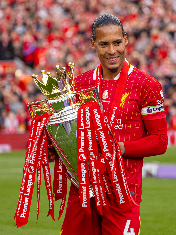 Coach Ask Van Dijk to Jump Over, Ask His Disciple Ahead of joining Tottenham...Tottenham is a strong team with a long history