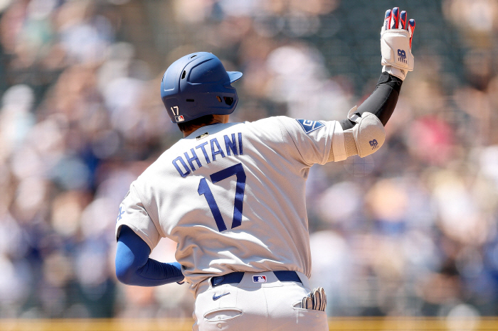 Global superstar, who is always No. 2, gets the most votes in his third career, winning by 45,315 votes against Ohtani