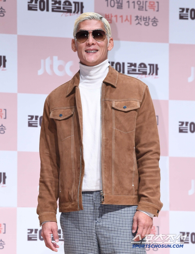 god Park Junhyung lost 30kg and lost his original hair..A sad debut story